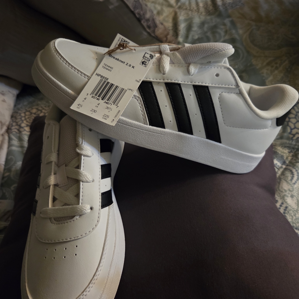 Adidas Kids 41/2 = 6.5 Womens  White and Black Sneakers
